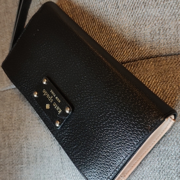 Kate Spade Wristlet Wallet - Picture 2 of 11